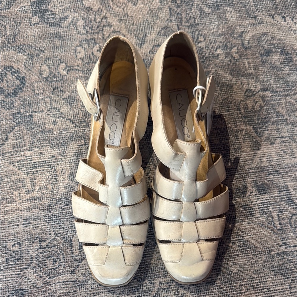 Cream Women's vintage close toe sandals with small block heel leather up size 8 - Picture 1 of 4